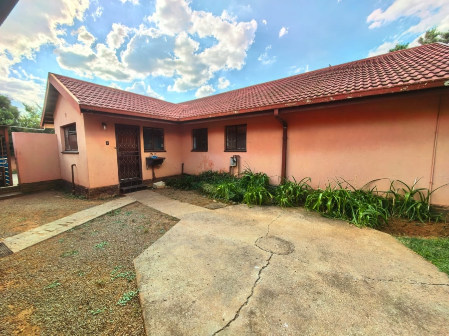 To Let 3 Bedroom Property for Rent in Vaalpark Free State